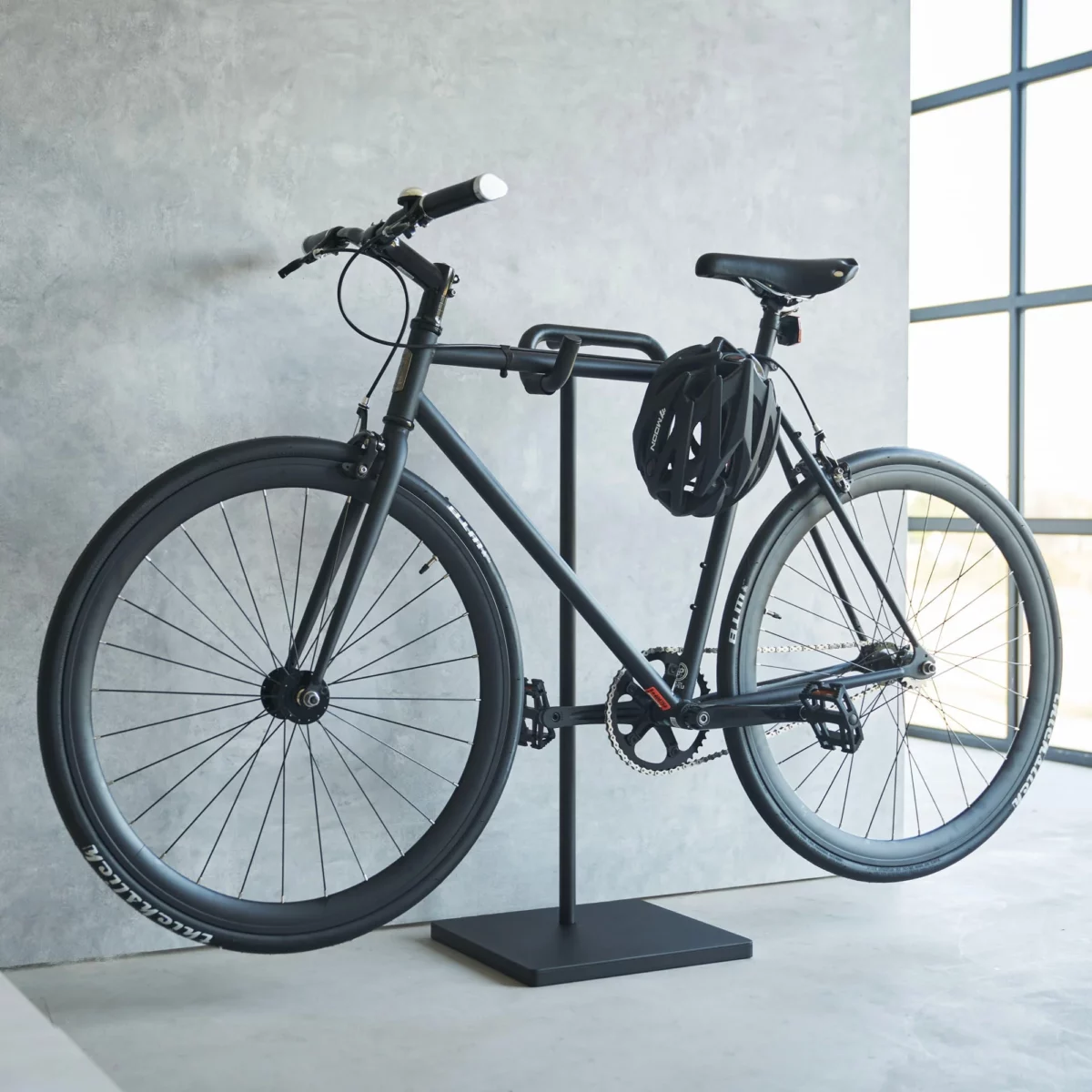 Yamazaki Fahrradständer TOWER Schwarz, Detailansicht 6 | One Horizon