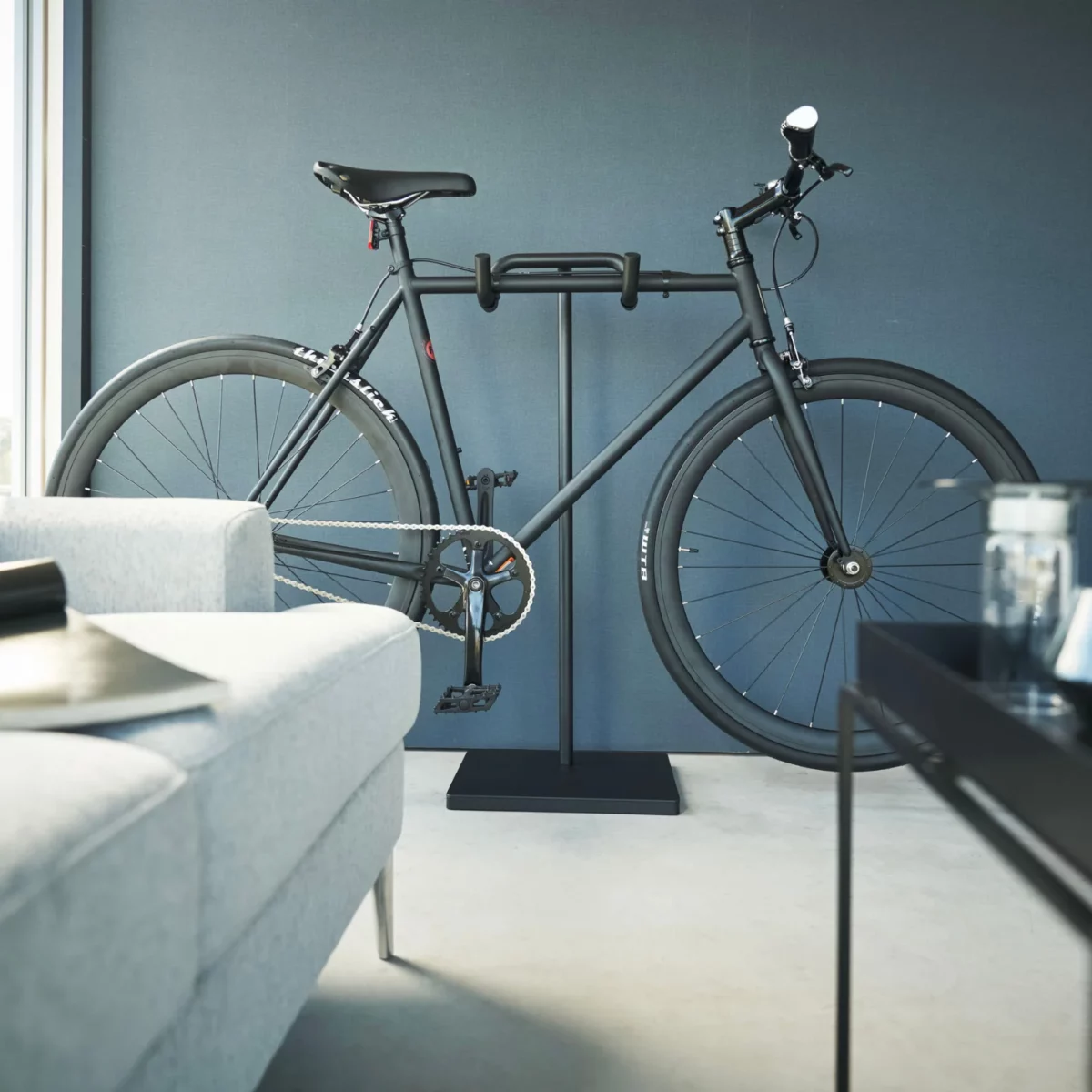 Yamazaki Fahrradständer TOWER Schwarz, Detailansicht 14 | One Horizon