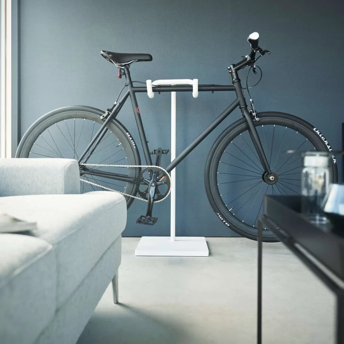 Yamazaki Fahrradständer TOWER Weiss, Detailansicht 14 | One Horizon