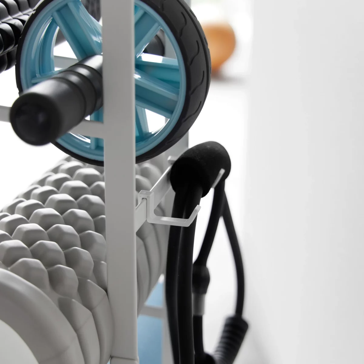 Yamazaki Fitnessgeräte-Ständer TOWER Weiss, Detailansicht 5 | One Horizon