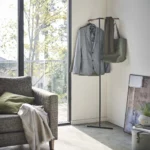 Yamazaki Garderobe CORNER TOWER Schwarz, Detailansicht 2 | One Horizon