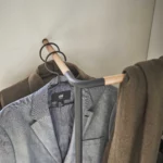 Yamazaki Garderobe CORNER TOWER Schwarz, Detailansicht 5 | One Horizon