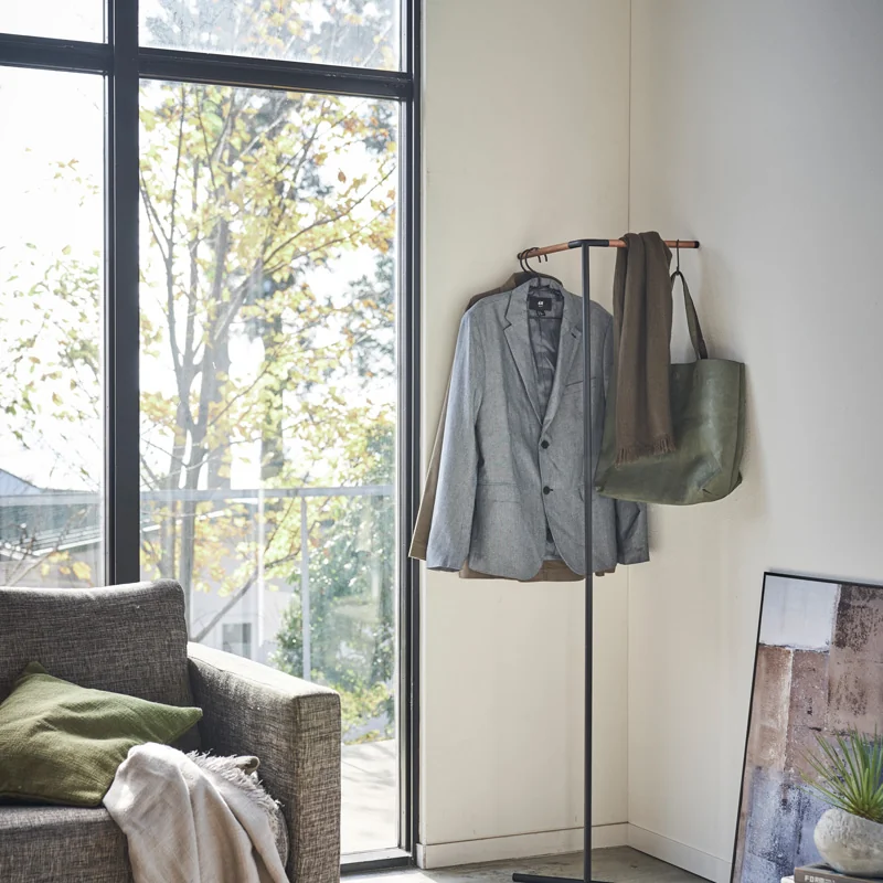 Yamazaki Garderobe CORNER TOWER Schwarz, Detailansicht 11 | One Horizon