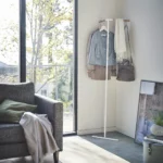 Yamazaki Garderobe CORNER TOWER Weiss, Detailansicht 2 | One Horizon