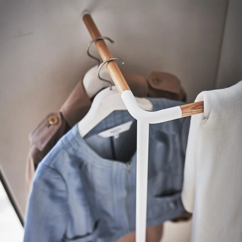 Yamazaki Garderobe CORNER TOWER Weiss, Detailansicht 13 | One Horizon