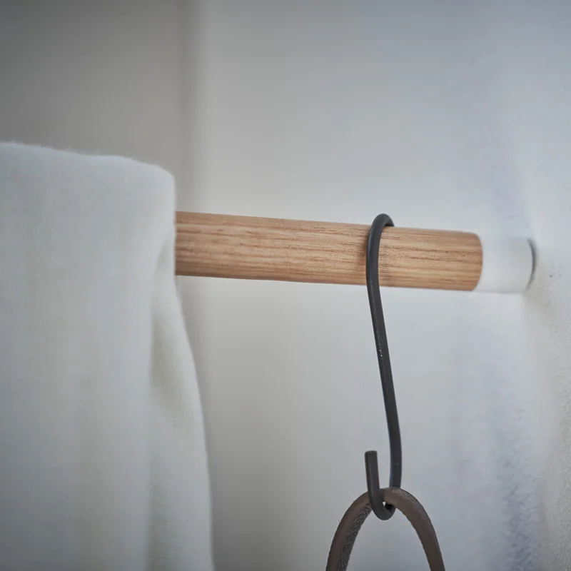 Yamazaki Garderobe CORNER TOWER Weiss, Detailansicht 14 | One Horizon
