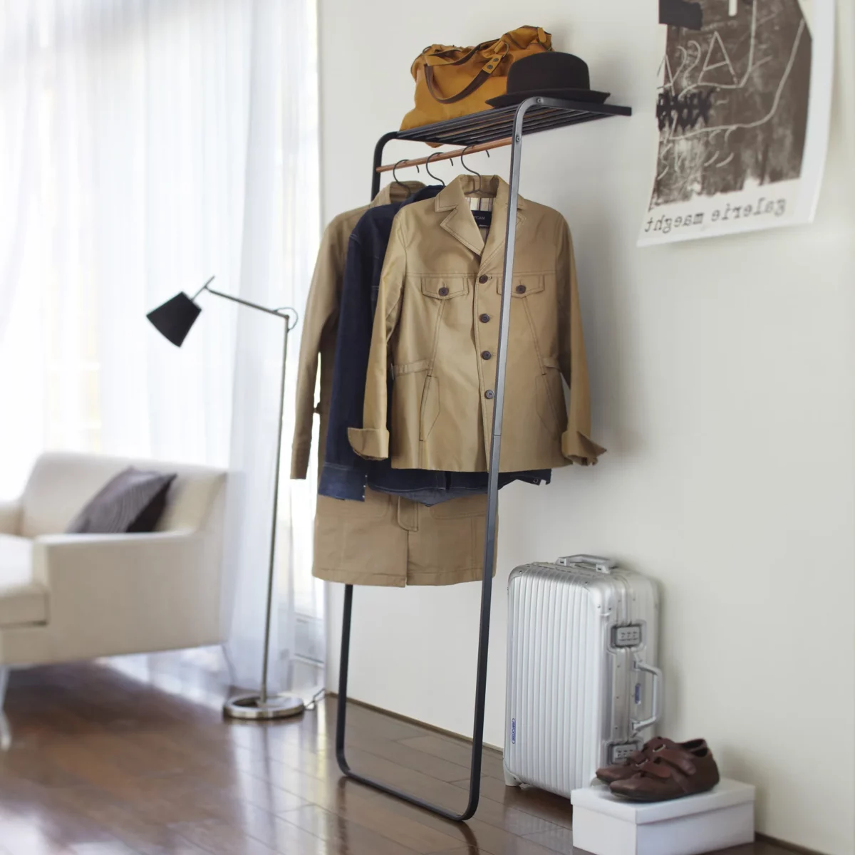 Yamazaki Garderobe mit Regal TOWER Schwarz, Detailansicht 8 | One Horizon
