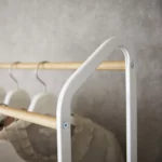 Yamazaki Garderobe mit Rollen TOWER Weiss, Detailansicht 3 | One Horizon
