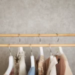 Yamazaki Garderobe mit Rollen TOWER Weiss, Detailansicht 4 | One Horizon