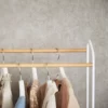 Yamazaki Garderobe mit Rollen TOWER Weiss, Detailansicht 9 | One Horizon