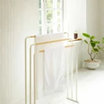 Yamazaki Handtuchhalter PLAIN Weiss, Detailansicht 2 | One Horizon