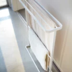 Yamazaki Handtuchhalter TOWER Weiss, Detailansicht 10 | One Horizon