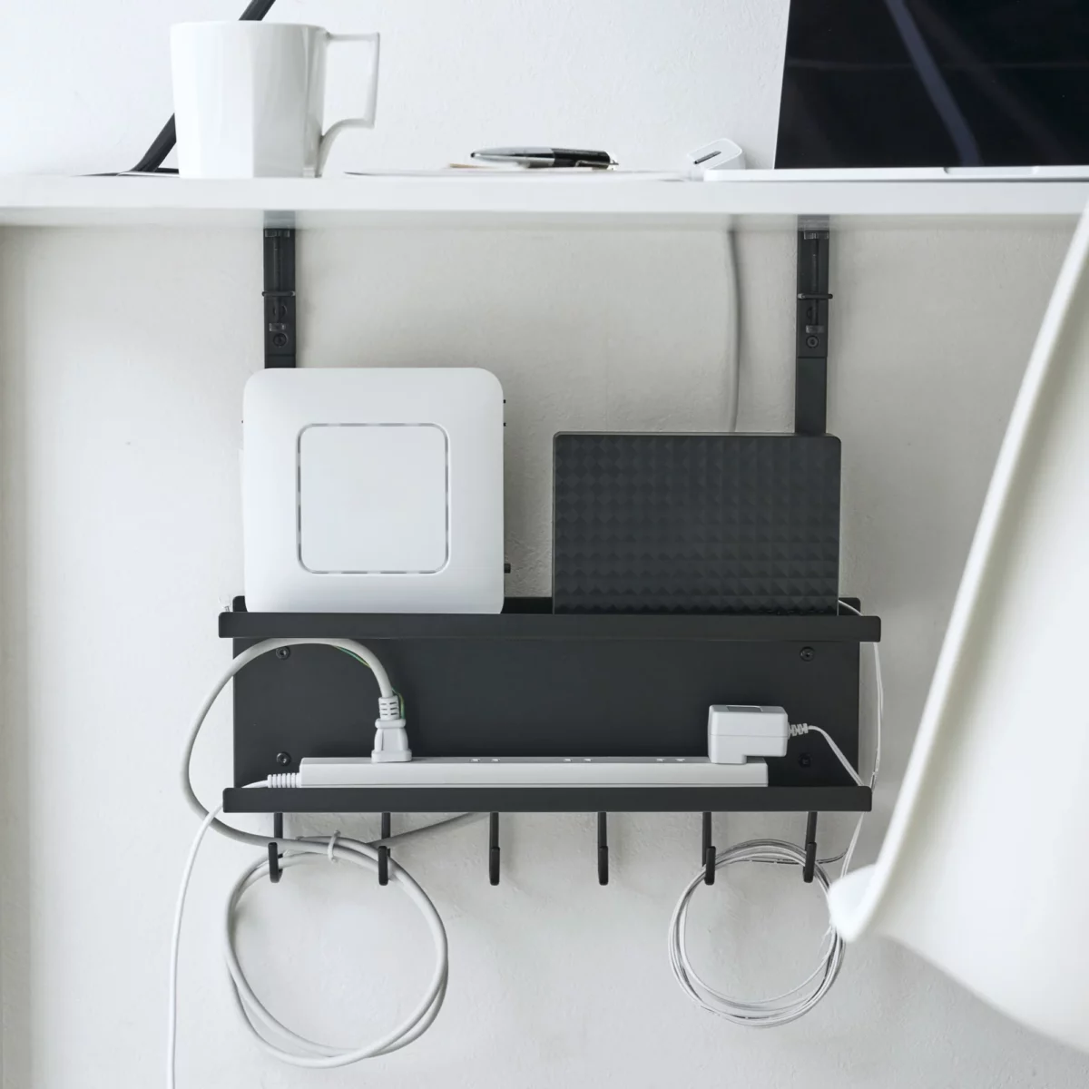 Yamazaki Kabel-Organizer SMART für den Schreibtisch Schwarz, Detailansicht 3 | One Horizon