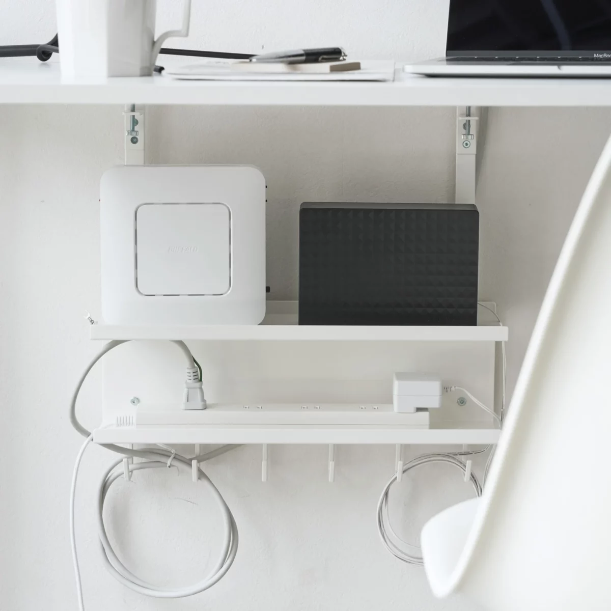 Yamazaki Kabel-Organizer SMART für den Schreibtisch Weiss, Detailansicht 3 | One Horizon