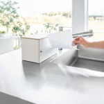 Yamazaki Küchenrollenhalter RIN Weiss, Detailansicht 7 | One Horizon