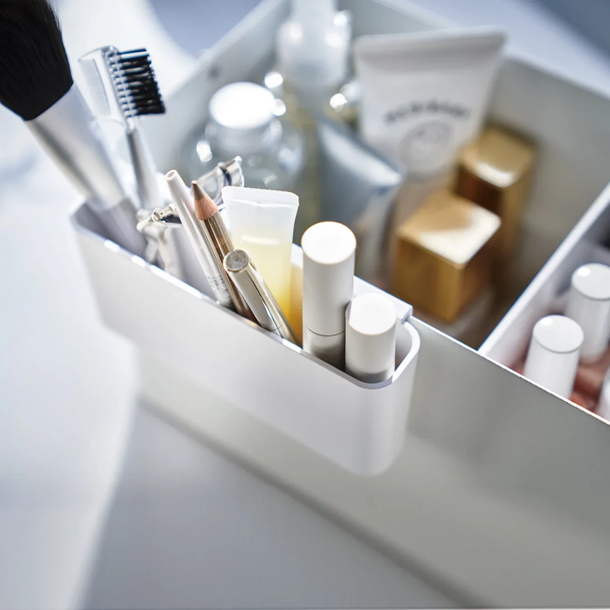 Yamazaki Make-up-Box TOWER Weiss, Detailansicht 6 | One Horizon
