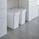 Yamazaki Mülleimer TOWER luftdicht mit Rollen Weiss, Detailansicht 4 | One Horizon