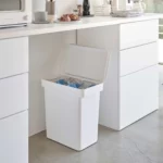 Yamazaki Mülleimer TOWER luftdicht mit Rollen Weiss, Detailansicht 11 | One Horizon