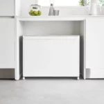 Yamazaki Mülltrenner TOWER mit 3 Fächern und Rollen Weiss, Detailansicht 5 | One Horizon