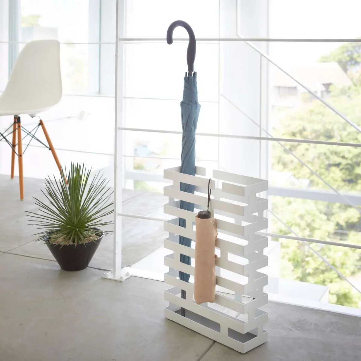 Yamazaki Schirmständer BRICK breit Weiss, Detailansicht 8 | One Horizon