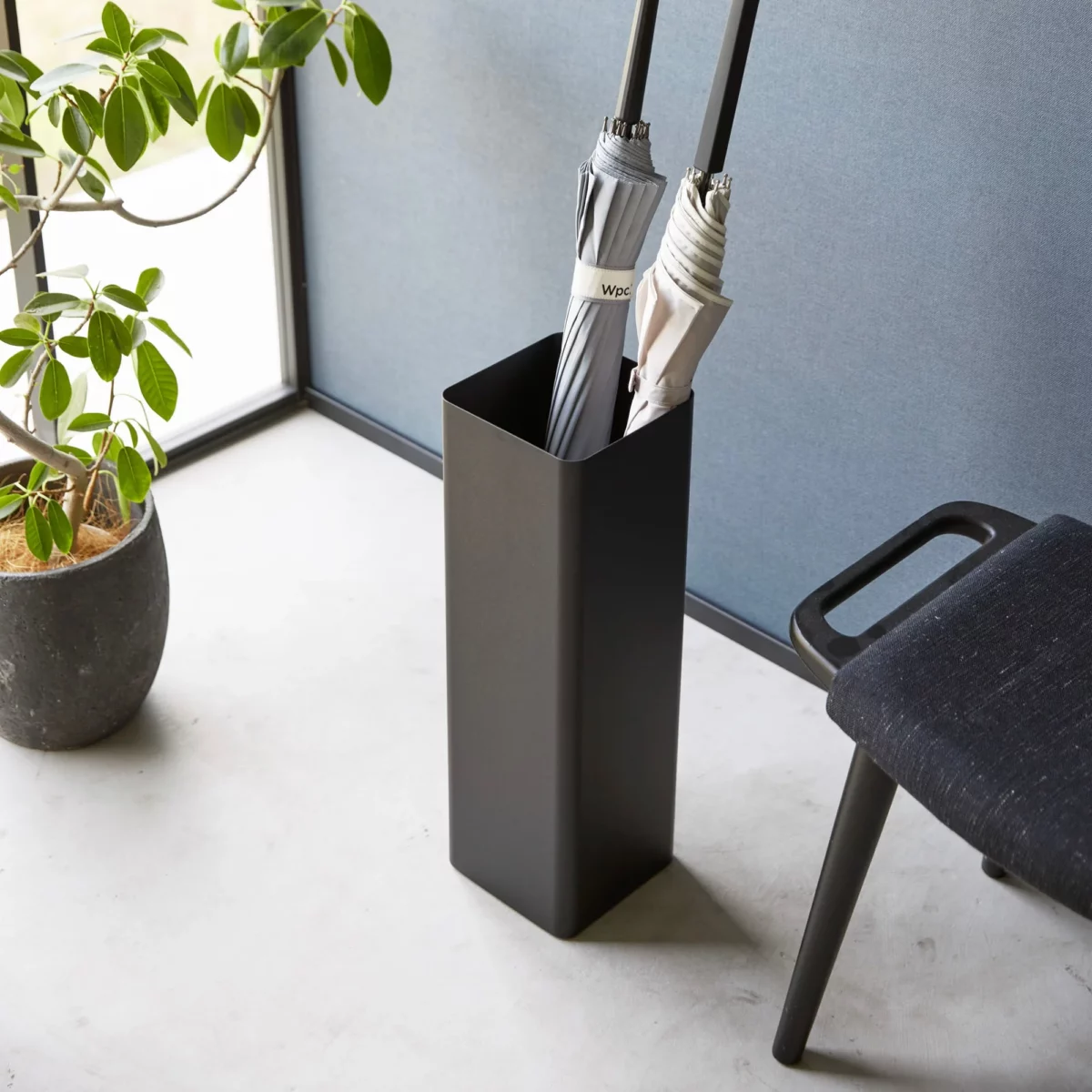 Yamazaki Schirmständer SMART Tall Schwarz, Detailansicht 5 | One Horizon