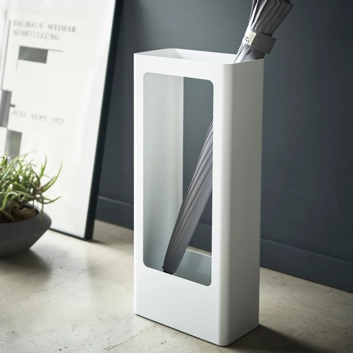 Yamazaki Schirmständer TOWER Weiss, Detailansicht 10 | One Horizon