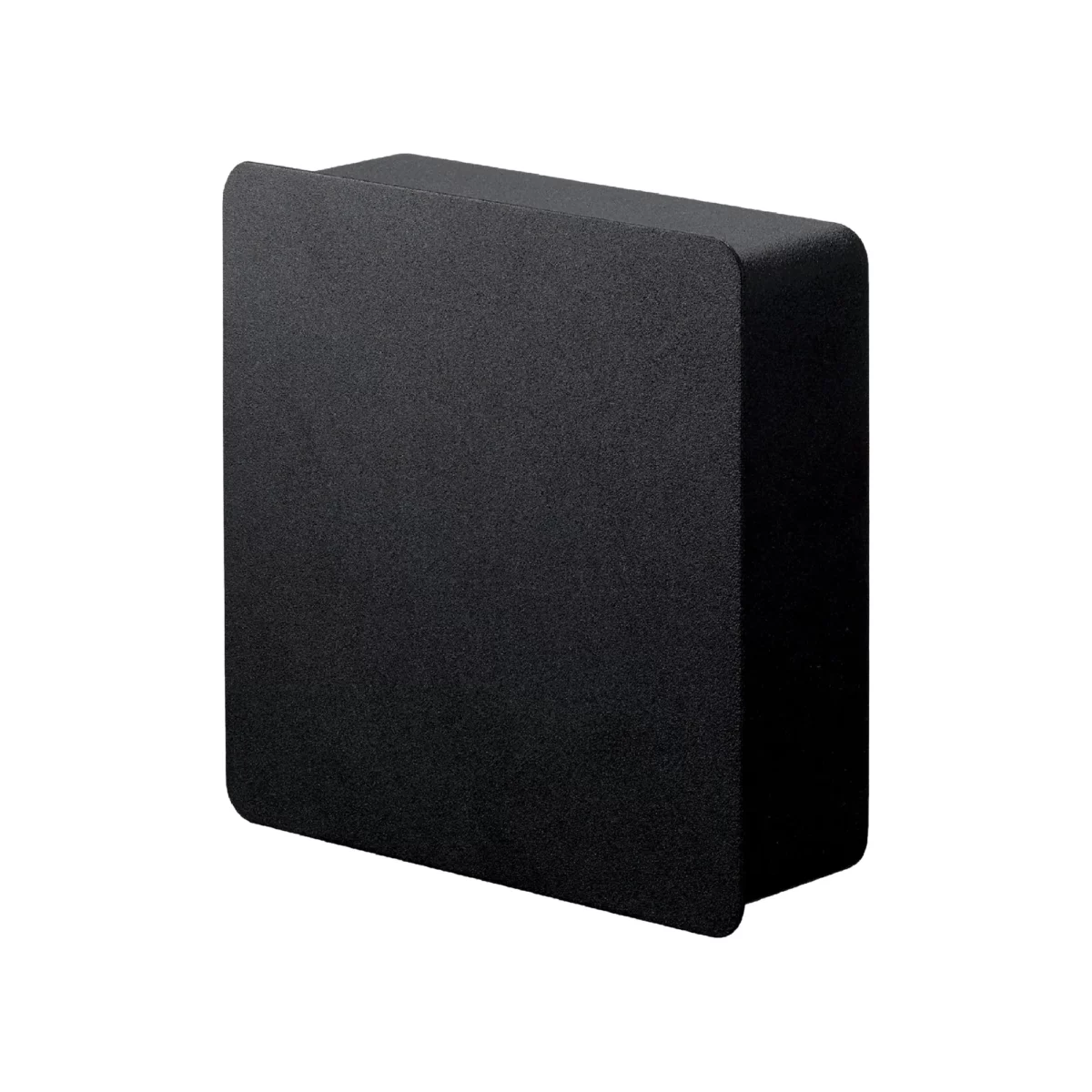 Yamazaki Schlüsselkasten TOWER magnetisch in Schwarz, geschlossen ohne Karten, freigestellt auf weissem Grund