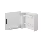 Yamazaki Schlüsselkasten TOWER magnetisch in Weiss, leer und geöffnet, freigestellt auf weissem Grund