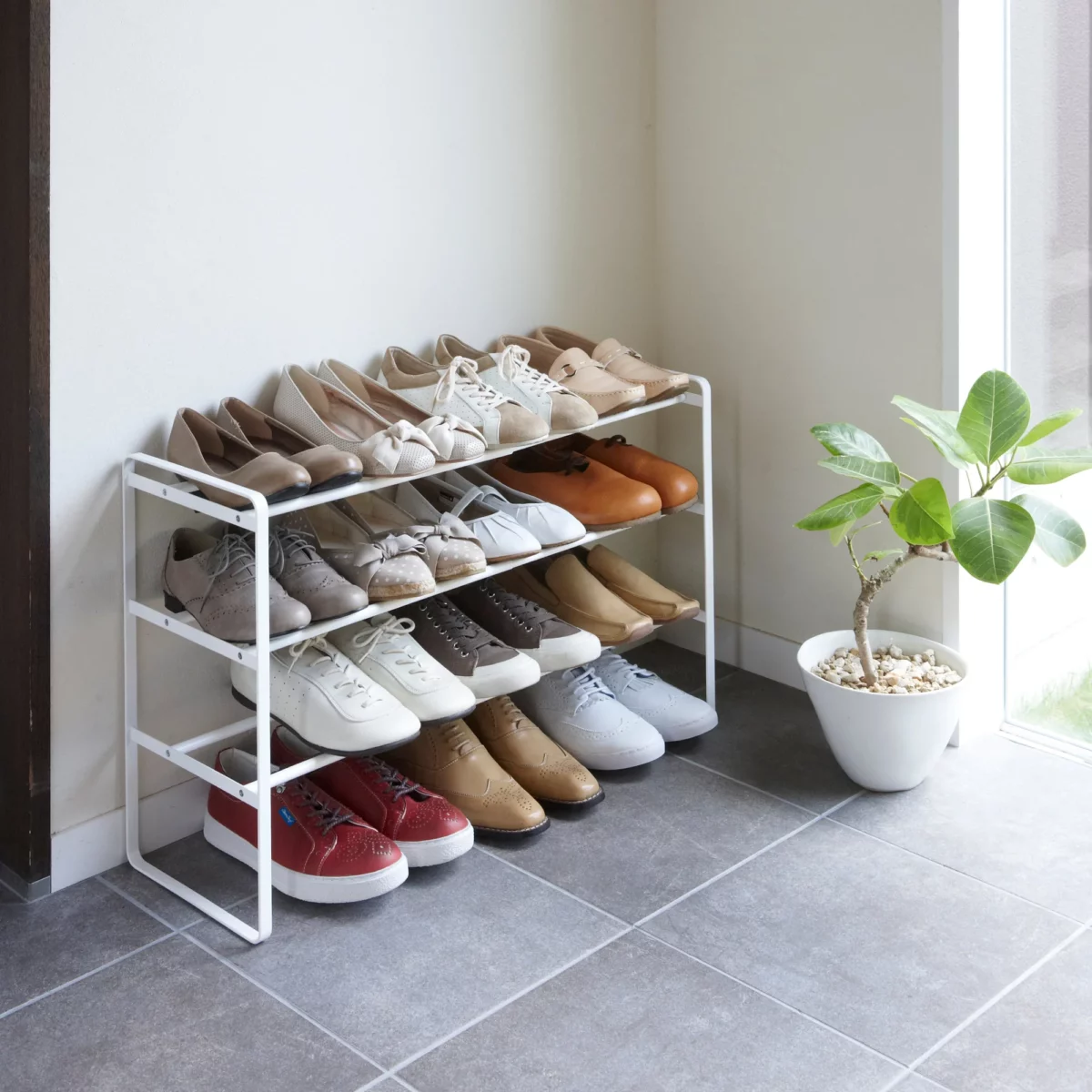Yamazaki TOWER Extendable Shoe Rack, White, Detail View 2 | One Horizon