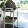 Yamazaki Schuhregal TOWER mit Holzablage Weiss, Detailansicht 3 | One Horizon