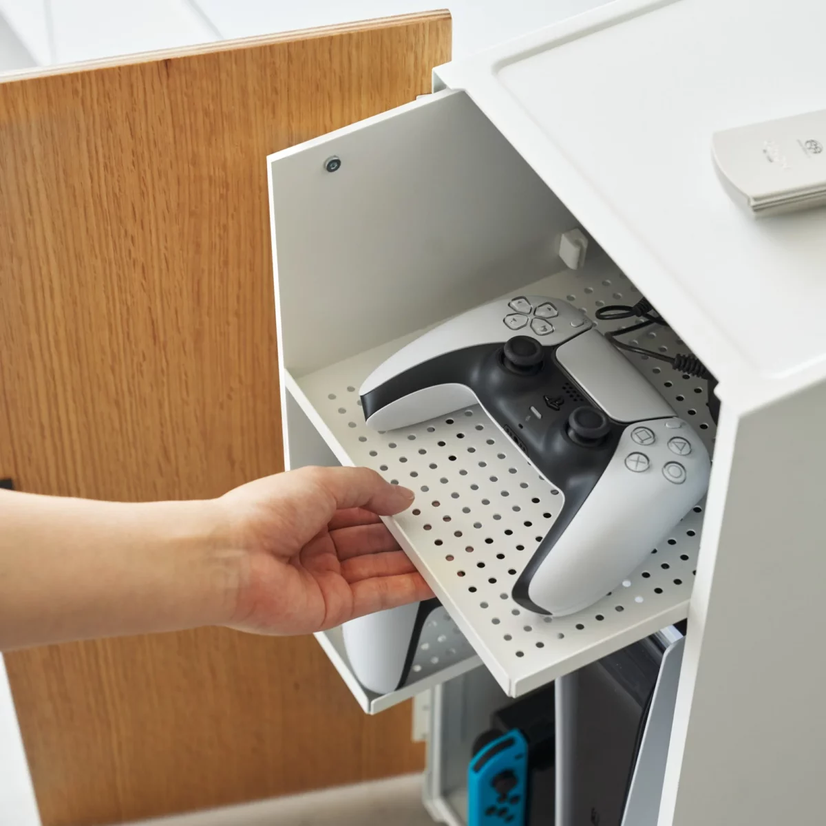Organiseur pour consoles de jeux Yamazaki TOWER blanc, vue détaillée 5 | One Horizon