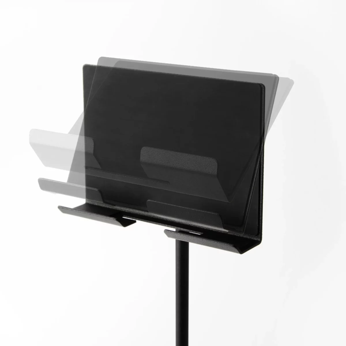 Support pour tablette Yamazaki SMART, réglable en hauteur, couleur noire ; le support est présenté avec plusieurs angles d'inclinaison