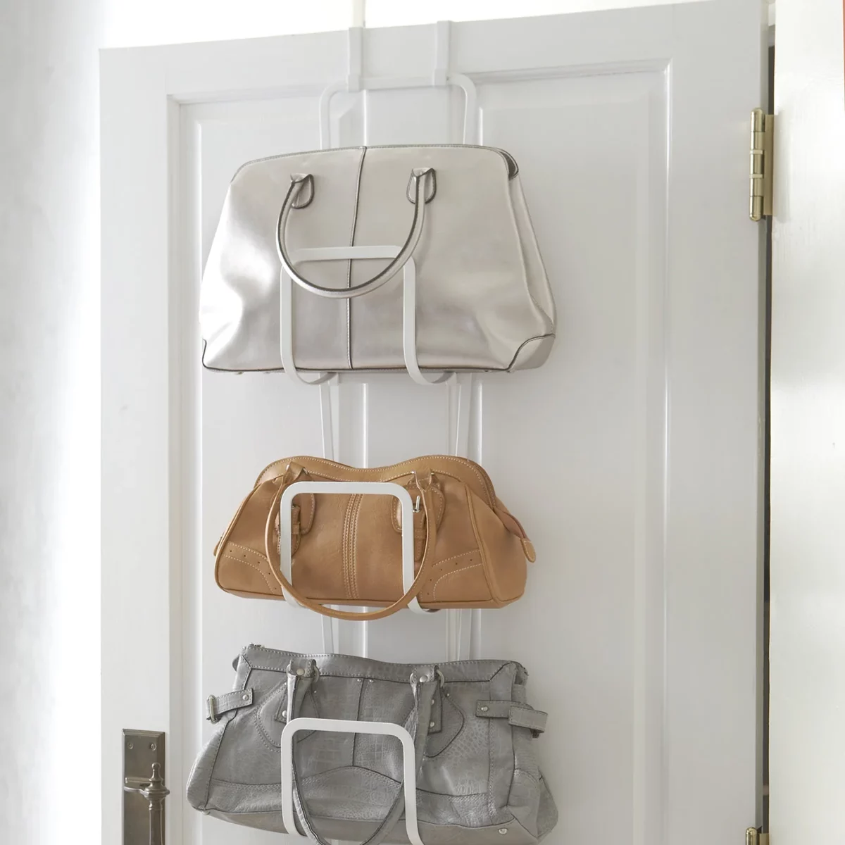 Yamazaki CHAIN Large White Bag Holder, Detail View 2 | One Horizon