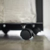 Yamazaki Toilettenpapier-Box TOWER mit Rollen, Detailansicht 5 | One Horizon