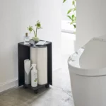 Yamazaki Toilettenpapier-Box TOWER mit Rollen, Detailansicht 7 | One Horizon