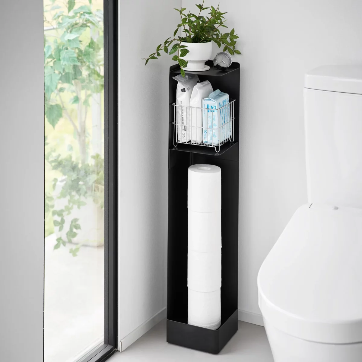 Yamazaki Toilettenpapier-Ständer TOWER schmal Schwarz, Detailansicht 4 | One Horizon