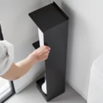 Yamazaki Toilettenpapier-Ständer TOWER schmal Schwarz, Detailansicht 5 | One Horizon