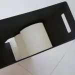 Distributeur de papier toilette Yamazaki TOWER grand format, noir, vue détaillée 4 | One Horizon