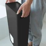 Distributeur de papier toilette Yamazaki TOWER grand format, noir, vue détaillée 6 | One Horizon
