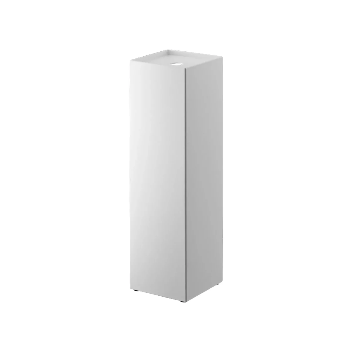 Porte-papier hygiénique Yamazaki TOWER, modèle étroit, blanc, côté fermé, représenté en isolé sur fond blanc