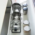 Yamazaki Topfdeckelhalter TOWER ausziehbar Schwarz, Detailansicht 4 | One Horizon