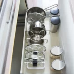 Yamazaki Topfdeckelhalter TOWER ausziehbar Weiss, Detailansicht 3 | One Horizon