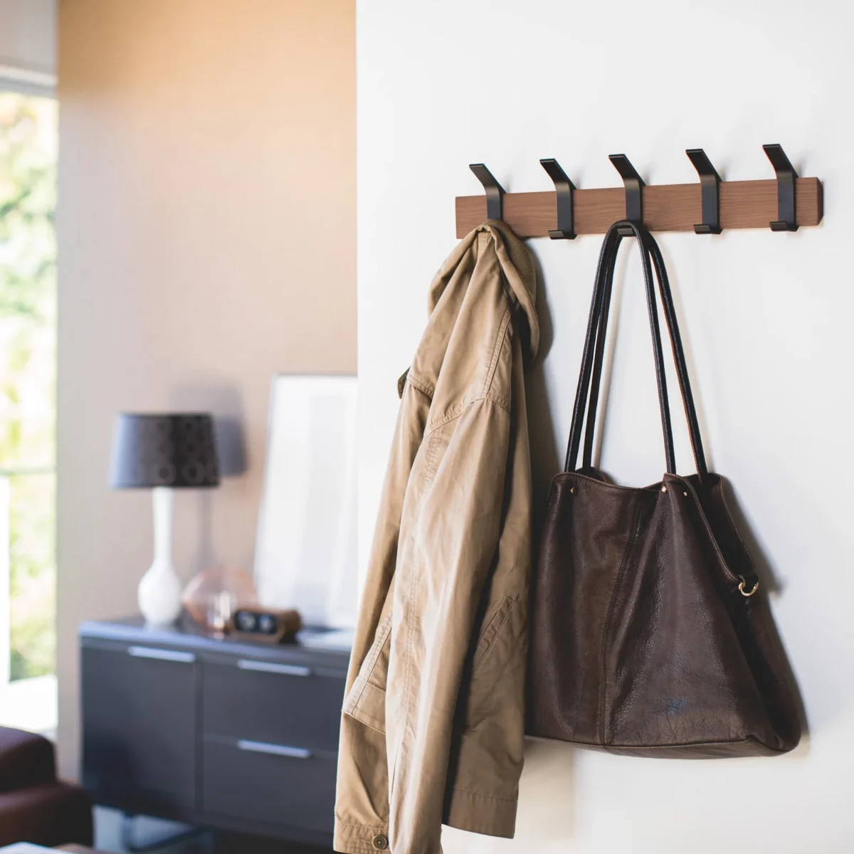 Yamazaki Wandgarderobe RIN Schwarz, Detailansicht 2 | One Horizon