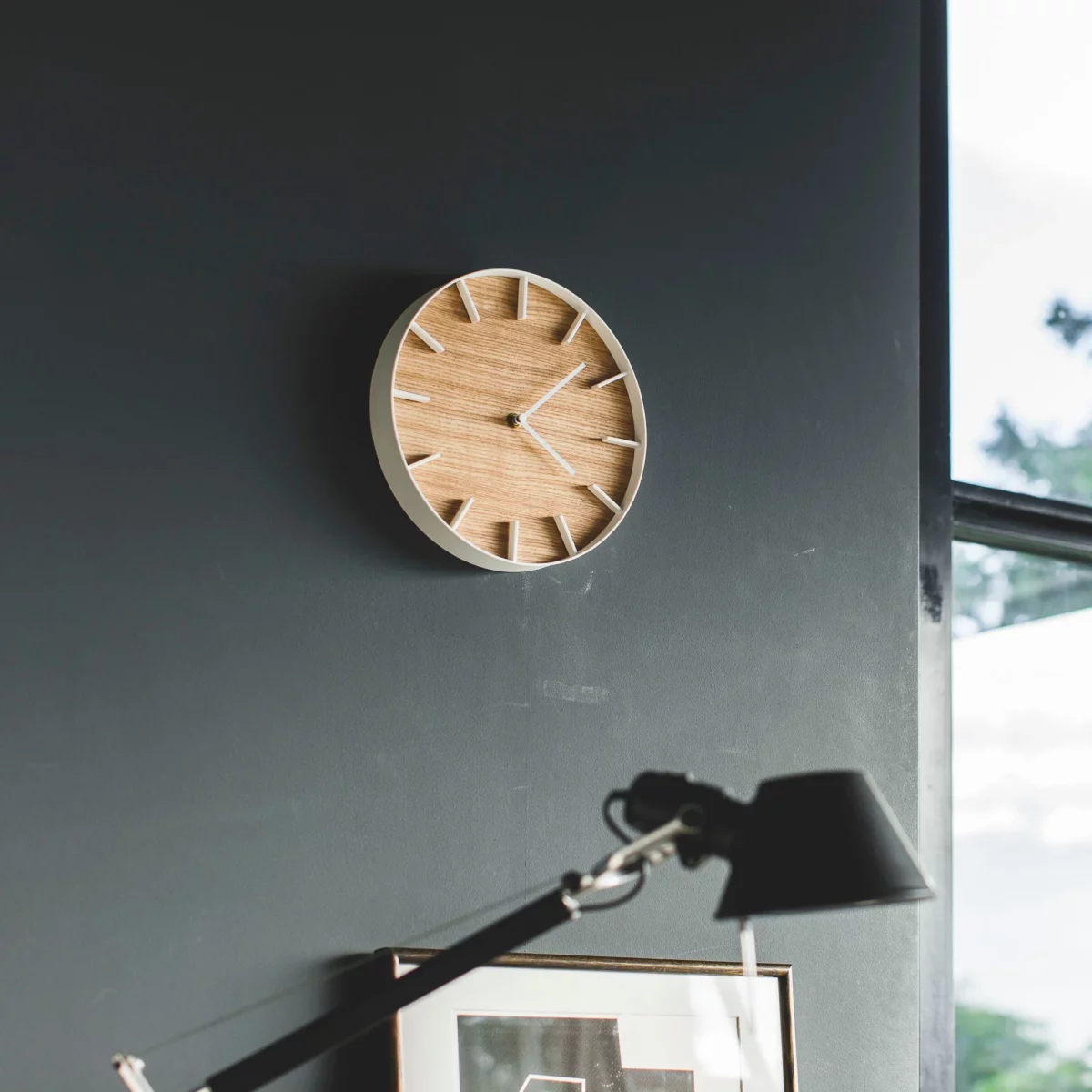 Horloge murale Yamazaki RIN blanche, vue détaillée 2 | One Horizon
