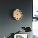 Horloge murale Yamazaki RIN blanche, vue détaillée 2 | One Horizon