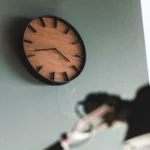 Horloge murale Yamazaki RIN blanche, vue détaillée 9 | One Horizon