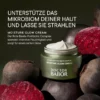 BABOR Moisture Glow Cream offen zwischen Roten Beten, Kampagnenbild zum Mikrobiom der Haut