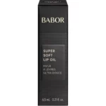 Schwarze Faltschachtel des BABOR Super Soft Lip Oil mit beigem Logo und der Inhaltsangabe 6.5 ml