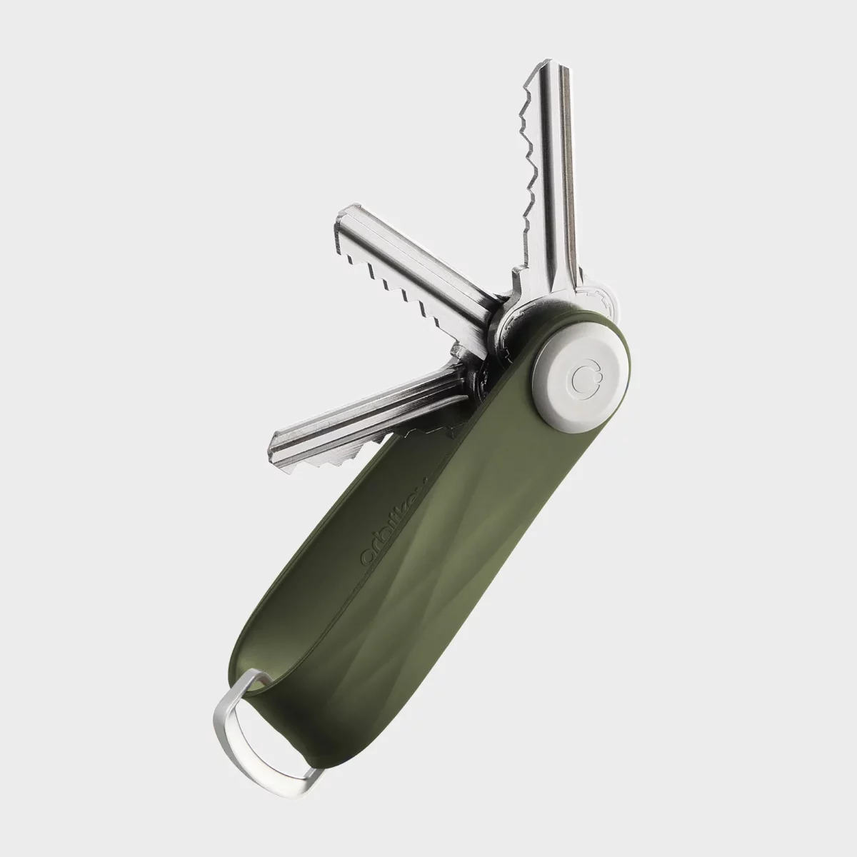 Porte-clés Orbitkey « Aktiv » en vert chasseur, ouvert, avec trois clés disposées en éventail et un anneau en D