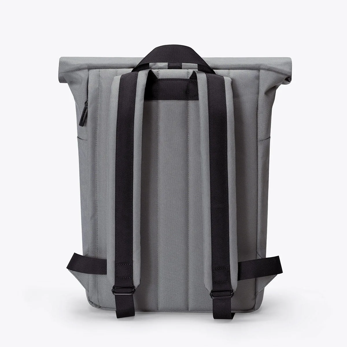 Dos du sac à dos Ucon Acrobatics Hajo Medium Stealth gris, avec dos rembourré et bretelles réglables